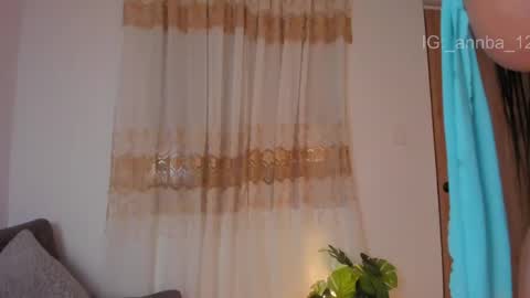 annie_barozzi online show from May 23, 12:45 pm