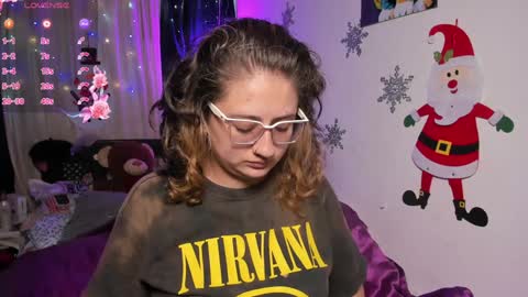 Snapshot of annie_bigboobs_ chatting on December 1, 9:28 pm Ana Bolena independent model online show from December 1, 9:28 pm