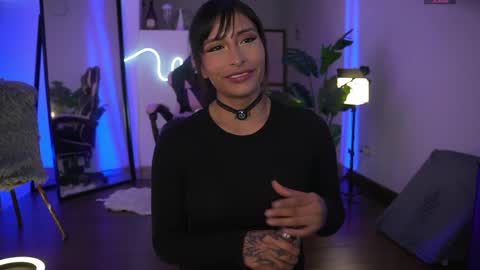 Annie online show from April 16, 10:01 pm