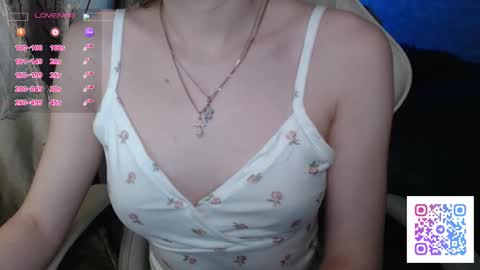 annieee_smith online show from March 18, 4:57 pm