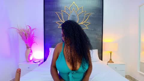 Annie Leigt online show from May 22, 1:18 pm