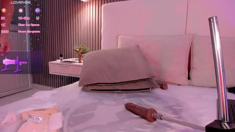 ANNIE  online show from April 8, 8:34 pm