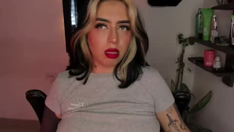 Annika online show from December 22, 2:02 pm