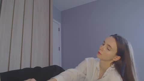 Snapshot of anny_meow chatting on February 14, 10:07 am Ann  My current schedule is below  online show from February 14, 10:07 am