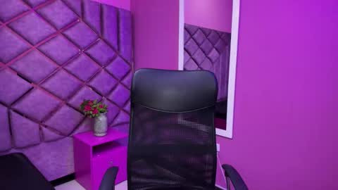 Anny online show from December 16, 6:36 pm