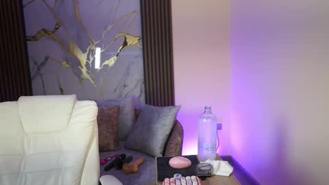 Snapshot of annybuny chatting on October 11, 2:11 pm Ana online show from October 11, 2:11 pm