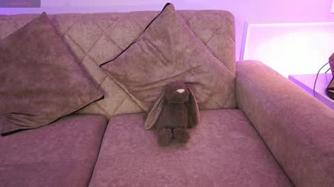 Ana online show from April 8, 11:46 am