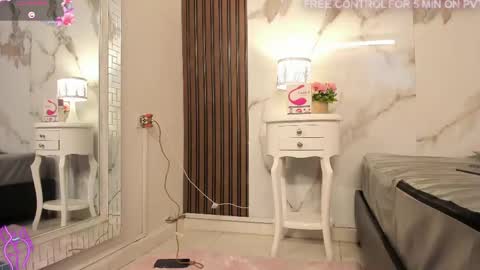 Anny online show from May 14, 9:35 pm