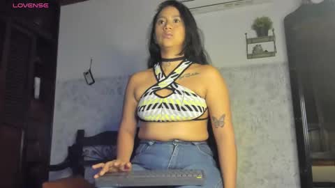 Snapshot of annyrouse222 chatting on October 23, 1:34 pm dani online show from October 23, 1:34 pm