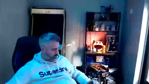 anonymousblokeuk online show from September 22, 8:18 am