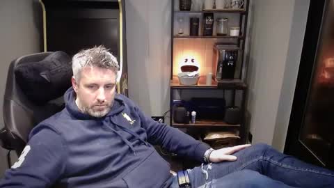 anonymousblokeuk online show from December 22, 8:25 pm