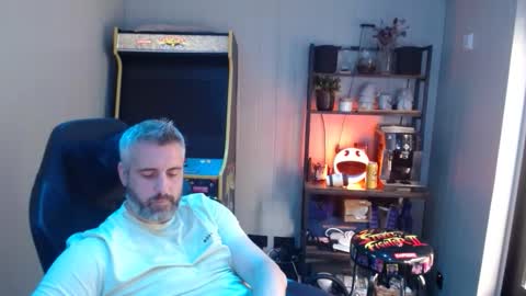 anonymousblokeuk online show from September 12, 9:33 am