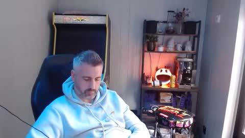 anonymousblokeuk online show from September 16, 11:45 am