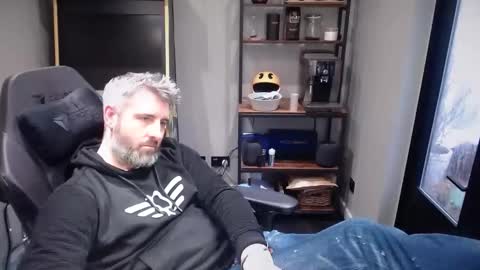 anonymousblokeuk online show from December 17, 2:55 pm