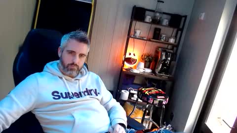 anonymousblokeuk online show from October 24, 10:49 am