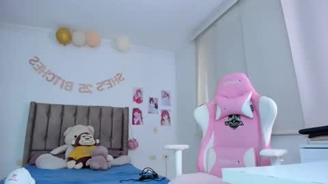 antonellagoddess online show from March 12, 9:45 pm