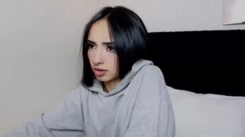 antonellariva_ online show from January 6, 9:19 pm