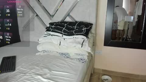 Antonio  online show from April 4, 2:24 pm