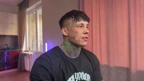 Tom online show from April 11, 2:10 pm