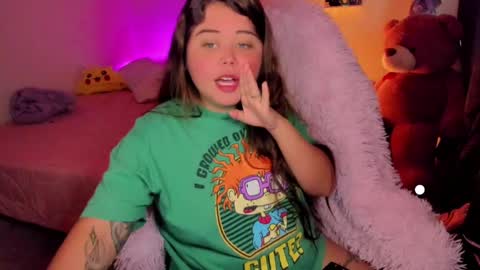   Independent model  online show from February 17, 6:39 pm