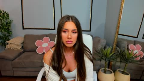 Anya online show from April 20, 1:03 pm