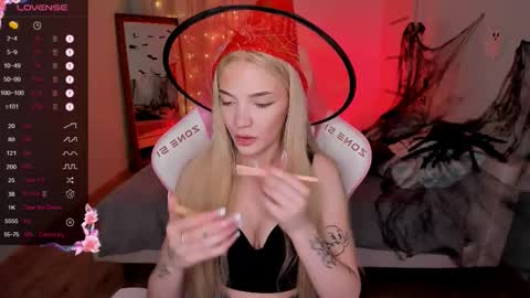 Anya online show from October 30, 8:15 am