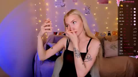Snapshot of anyataylorr chatting on September 26, 2:30 am Anya online show from September 26, 2:30 am