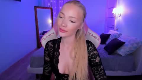 Snapshot of anyataylorr chatting on September 28, 2:42 am Anya online show from September 28, 2:42 am