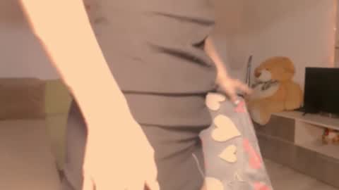 An online show from April 5, 9:34 pm