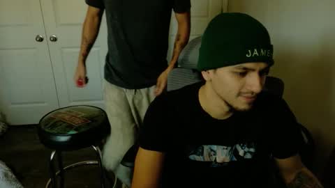 ApacheWithWebcam online show from December 19, 5:52 pm