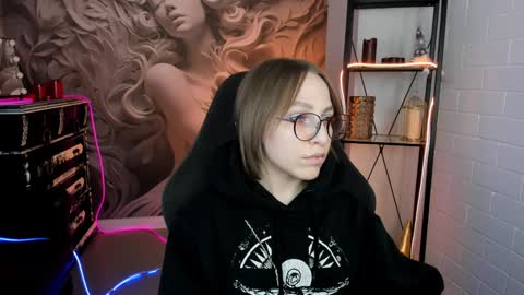 Snapshot of aphexqueen chatting on February 2, 5:15 pm APHEX QUEEN online show from February 2, 5:15 pm