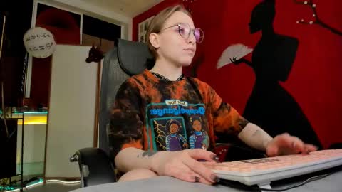 Snapshot of aphexqueen chatting on February 18, 3:20 pm APHEX QUEEN online show from February 18, 3:20 pm