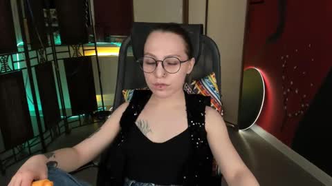 Snapshot of aphexqueen chatting on March 12, 7:14 pm APHEX QUEEN online show from March 12, 7:14 pm