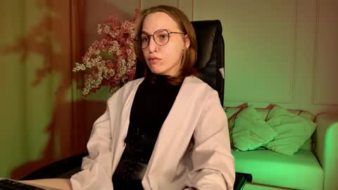 Snapshot of aphexqueen chatting on September 26, 9:06 am APHEX QUEEN online show from September 26, 9:06 am