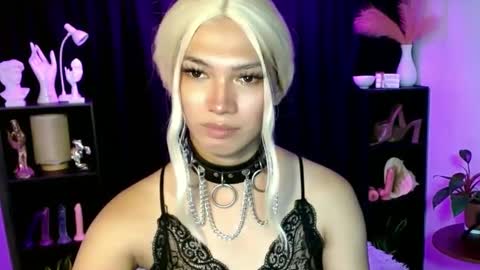 Snapshot of aphr0dite_x chatting on February 16, 5:48 pm Roman Goddess online show from February 16, 5:48 pm