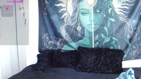 aphrodite__bloom online show from November 27, 8:27 pm