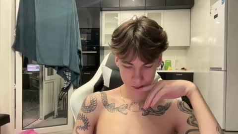 aplant_ online show from November 3, 12:33 am