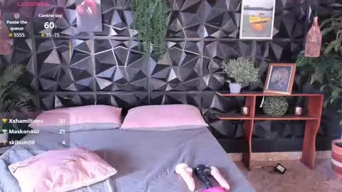 apprilfoxx online show from October 1, 6:18 pm