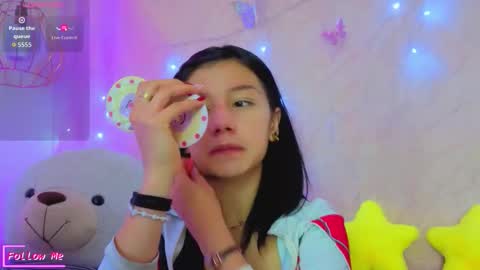   online show from March 18, 12:33 pm