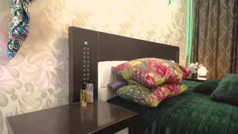 April Bronte online show from January 28, 9:40 pm