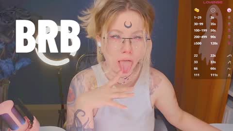 Snapshot of april_hentaigirl chatting on December 10, 2:06 pm    my special content  online show from December 10, 2:06 pm