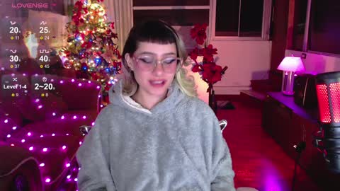 Snapshot of aquamarinebubble chatting on January 7, 7:52 am Zam independent model online show from January 7, 7:52 am