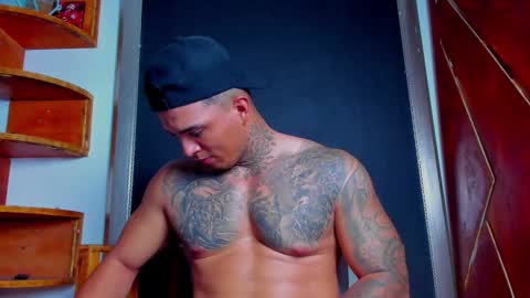 AquilesElpapi online show from March 27, 7:14 am