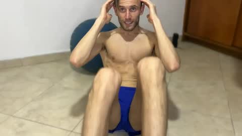 Snapshot of aquilesmade chatting on December 5, 11:34 pm Aquilesmade online show from December 5, 11:34 pm