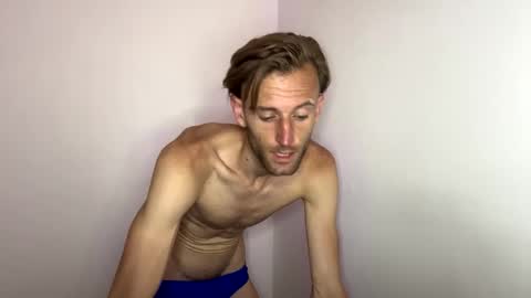 Snapshot of aquilesmade chatting on October 27, 3:34 pm Aquilesmade online show from October 27, 3:34 pm