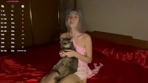 Mimi online show from February 4, 6:12 pm