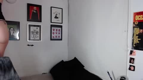 Snapshot of arabella_stone chatting on September 13, 11:51 pm Arabella online show from September 13, 11:51 pm