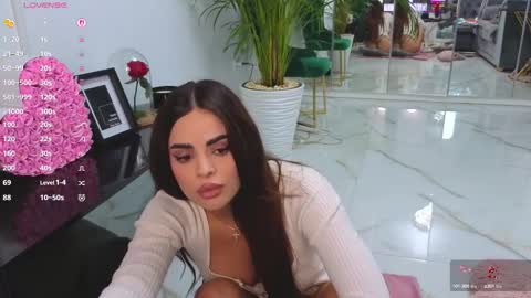 IsaBella online show from October 7, 9:16 am