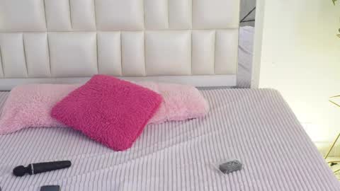   online show from February 12, 8:27 am