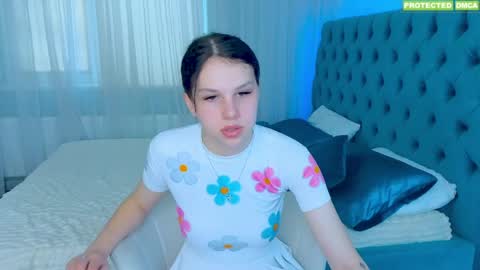 ari__anna online show from April 3, 1:51 pm